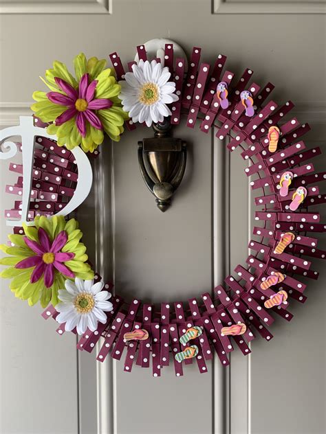 Pin by Donna Martinez on clothes pin wreaths | Wooden clothespin crafts, Clothespin diy crafts ...