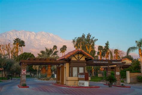 OASIS VILLA RESORT - Updated 2022 Prices & Reviews (Palm Springs, CA)