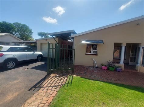 3 Bedroom House for sale in Pretoria North - P24-113613047