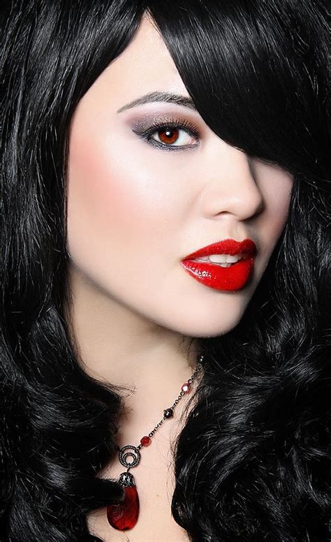 Red lips - Black hair - Make-up | Black hair curls, Red eyeshadow, Pin up hair