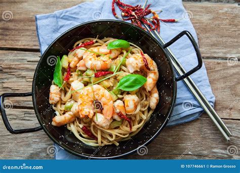 Thai noodles on pan stock image. Image of seafood, spicy - 107746661