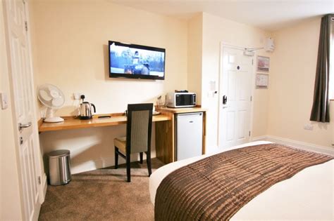 Cheap Hotels in Gloucester - Roomsbooked