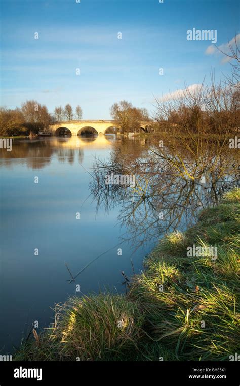 Swinford Toll Bridge on the River Thames in Oxfordshire, Uk Stock Photo ...