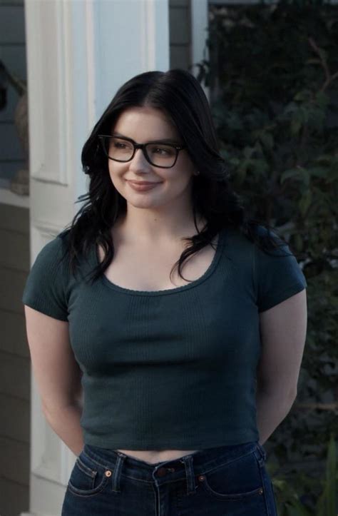 ariel winter as alex dunphy from "modern family" : r/Celebswithbigtits