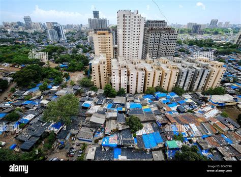 Aerial mumbai slums hi-res stock photography and images - Alamy