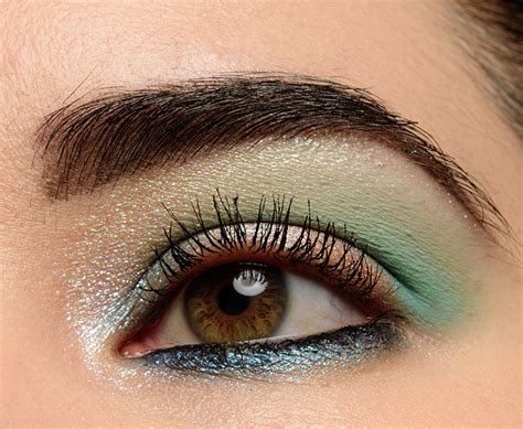 Huda Beauty Mint Pastel Obsessions Eyeshadow Look | Temptalia