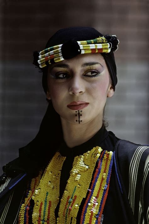 Todays photograph features a woman dressed in traditional Iraqi clothing. Taken in Baghdad, Iraq ...