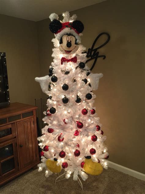 Mickey Mouse Christmas Tree | Mickey mouse christmas tree, Disney ...