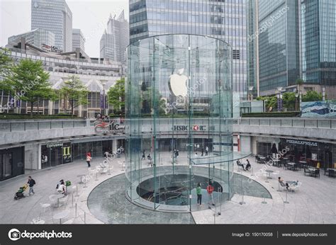 Apple store in Shanghai, China – Stock Editorial Photo © Afotoeu #150170058