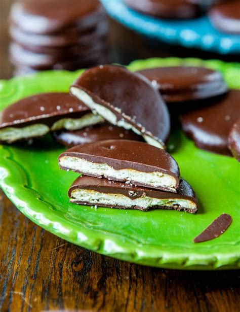 Homemade Thin Mints Recipe (No-Bake!) - Averie Cooks