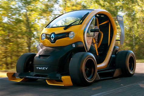 Renault Twizy F1 review | Auto Express