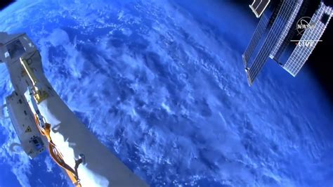 Helmet camera captures mesmerising view of Earth from International ...