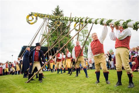 Midsummer in Dalarna guide | Visit Sweden