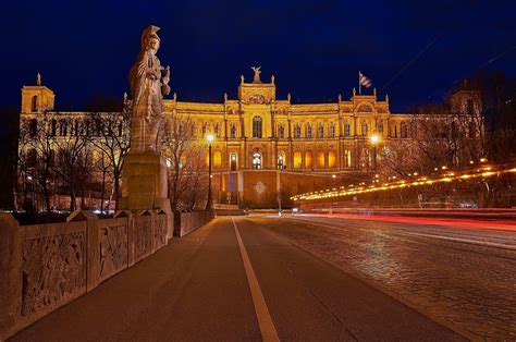 Where to Stay in Munich (2021 • COOLEST Areas!)