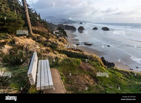 Viewpoint with sunset bench at Ecola State Park near Cannon Beach ...