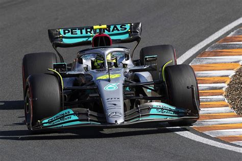 Hamilton: Change in Mercedes F1 car performance "like a mood swing"