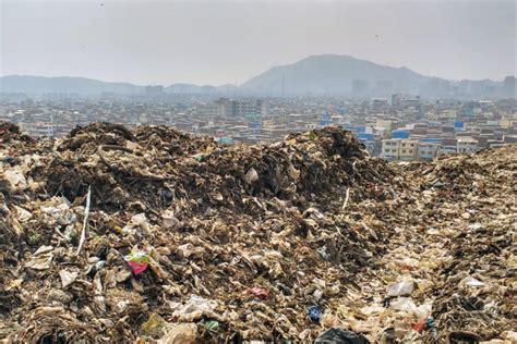 India’s megacities, Mumbai and Delhi, sitting on a pile of waste