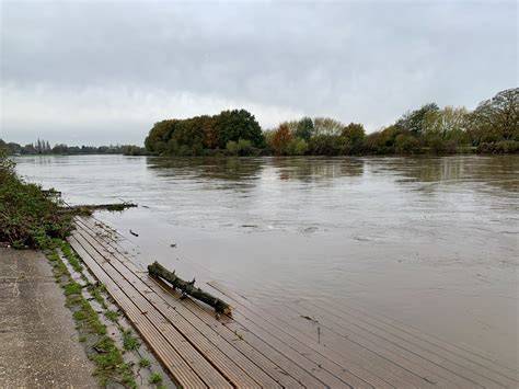 Police update: Warning to residents in Newark as several flood warnings ...