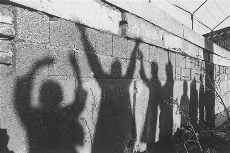 Berlin Wall: Photos From the Birth of a Brutal Cold War Symbol