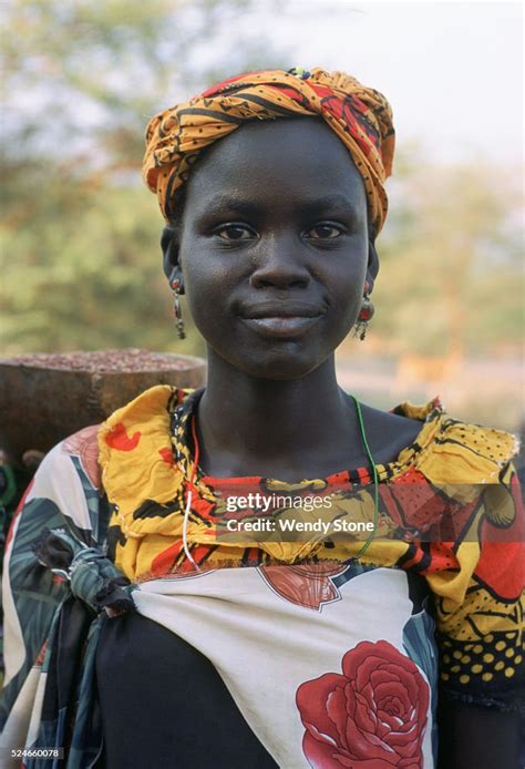 Southern Sudan, Jiech, Nuer peoples. Portrait of a beautiful young ...