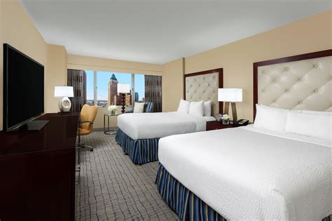 Crowne Plaza Times Square Hotel (New York (NY)) - Deals, Photos & Reviews