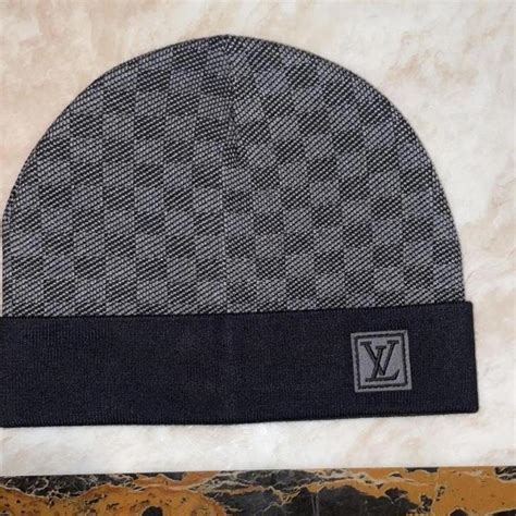 Louis Vuitton beanie graphite - Depop