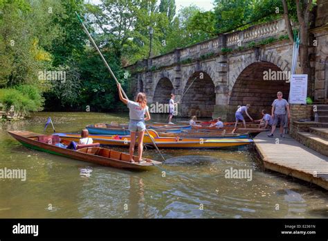 Magdalen Bridge, Punting, Oxford, Oxfordshire, England, United Kingdom Stock Photo - Alamy