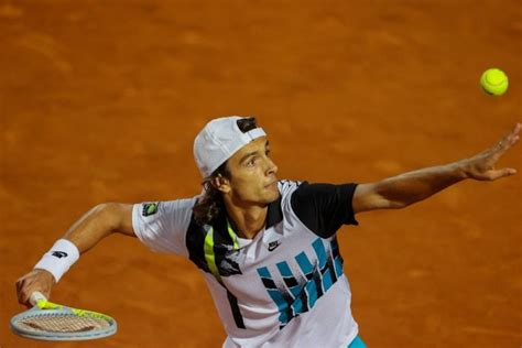 Lorenzo Musetti advances to his first ATP semifinal at the Sardinia ...