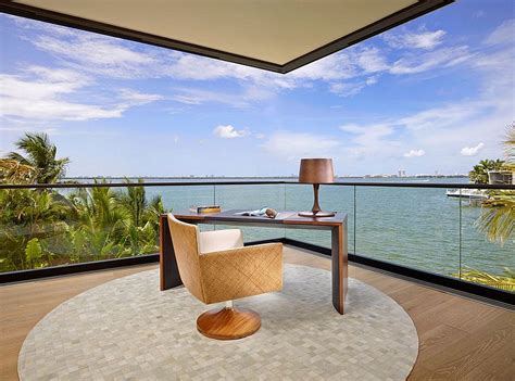 12 Remarkable Home Offices with an Ocean View