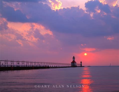 St. Joseph's North Pier Lighthouse | Lake Michigan, Michigan | Gary ...