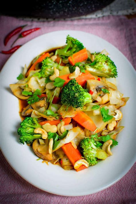 Thai Vegetable Stir Fry in 15 minutes - Vegan Punks