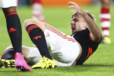 In Photos: Luke Shaw suffers serious leg injury - The Globe and Mail