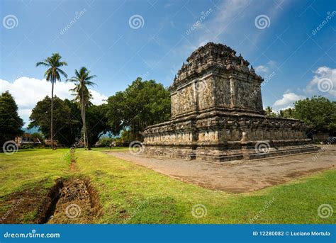 Candi Mendut, Yogyakarta, Indonesia. Stock Photo - Image of buddhist, statue: 12280082