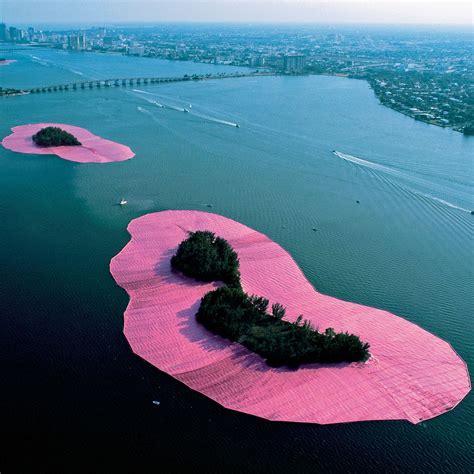 Eight key projects by Christo and Jeanne Claude | Christo and jeanne claude, Land art, Jeanne claude