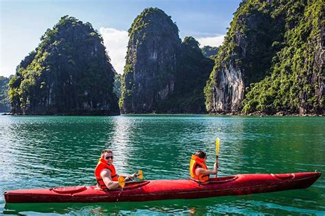 Top 10 things to see and do in Halong Bay