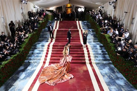 Met Gala: Who Designs Its Fashionable Red Carpet?
