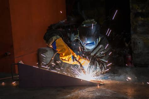 The Basics of welding Fabrication - Holossanisidro