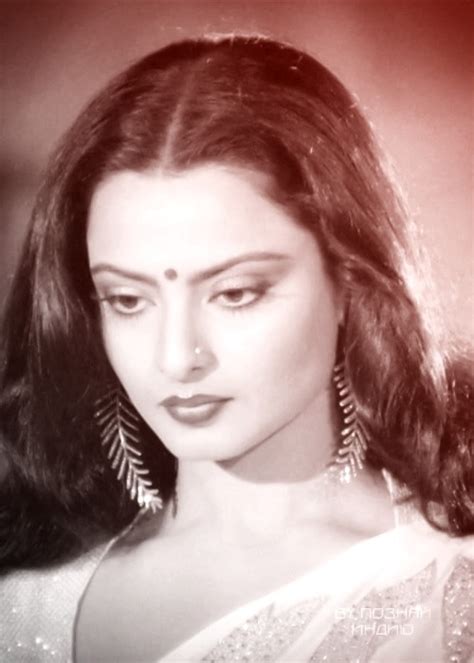 Portraits: Rekha in Silsila - Bollywood's sartorial peak