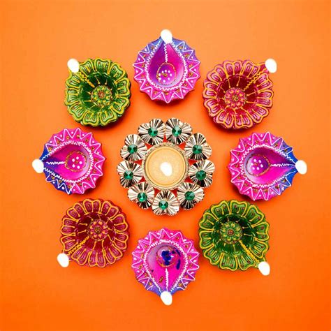 7 DIY Diwali Diya Decoration Ideas For Home | Design Cafe