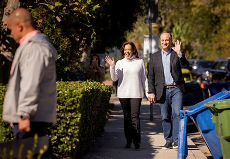 L.A. locals: Kamala Harris' trips home create traffic chaos - Los Angeles Times