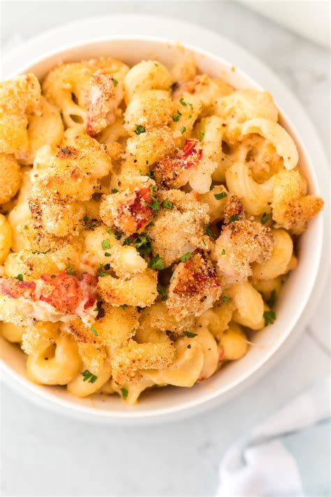 Lobster Mac and Cheese - Amanda's Cookin' - Pasta