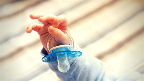 5 Tips And Tricks To Wean Off Pacifier - Famous Parenting