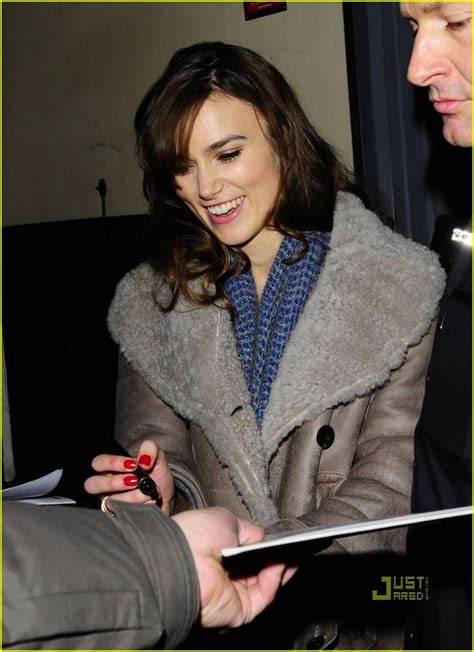 Keira Knightley sports a red creme polish... - BSB: Beauty news, makeup swatches and pictures ...