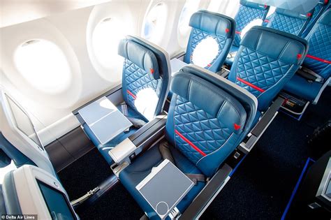 Delta unveils the cabin design for its new A220 aircraft - which features bathrooms with windows ...
