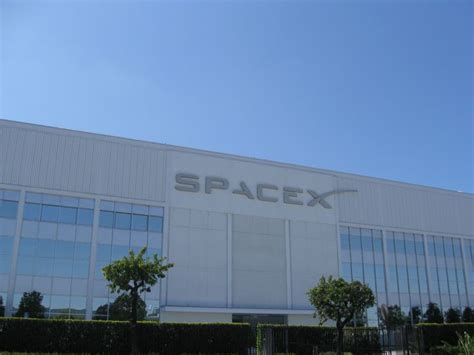 spacex headquarters - front of building - 2010 | Outdoor decor, Spacex ...