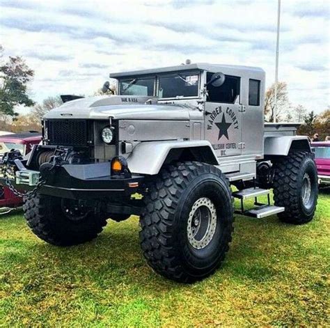 Afternoon Drive: Ultimate Zombie Apocalypse Vehicles (26 Photos) – Suburban Men