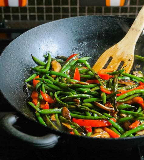 Stir-Fried Green Beans & Shiitake Stir Fry Recipes, Side Dish Recipes, Asian Recipes, Beans ...