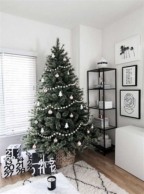 Minimal Scandinavian Christmas Tree - AboutDecorationBlog