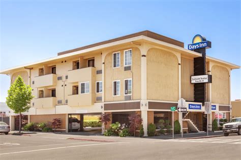 Days Inn by Wyndham Eureka CA | Eureka, CA Hotels