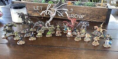 D&D Miniatures Lot of 26 Hero Classes Role Play Game Piece Mint ...